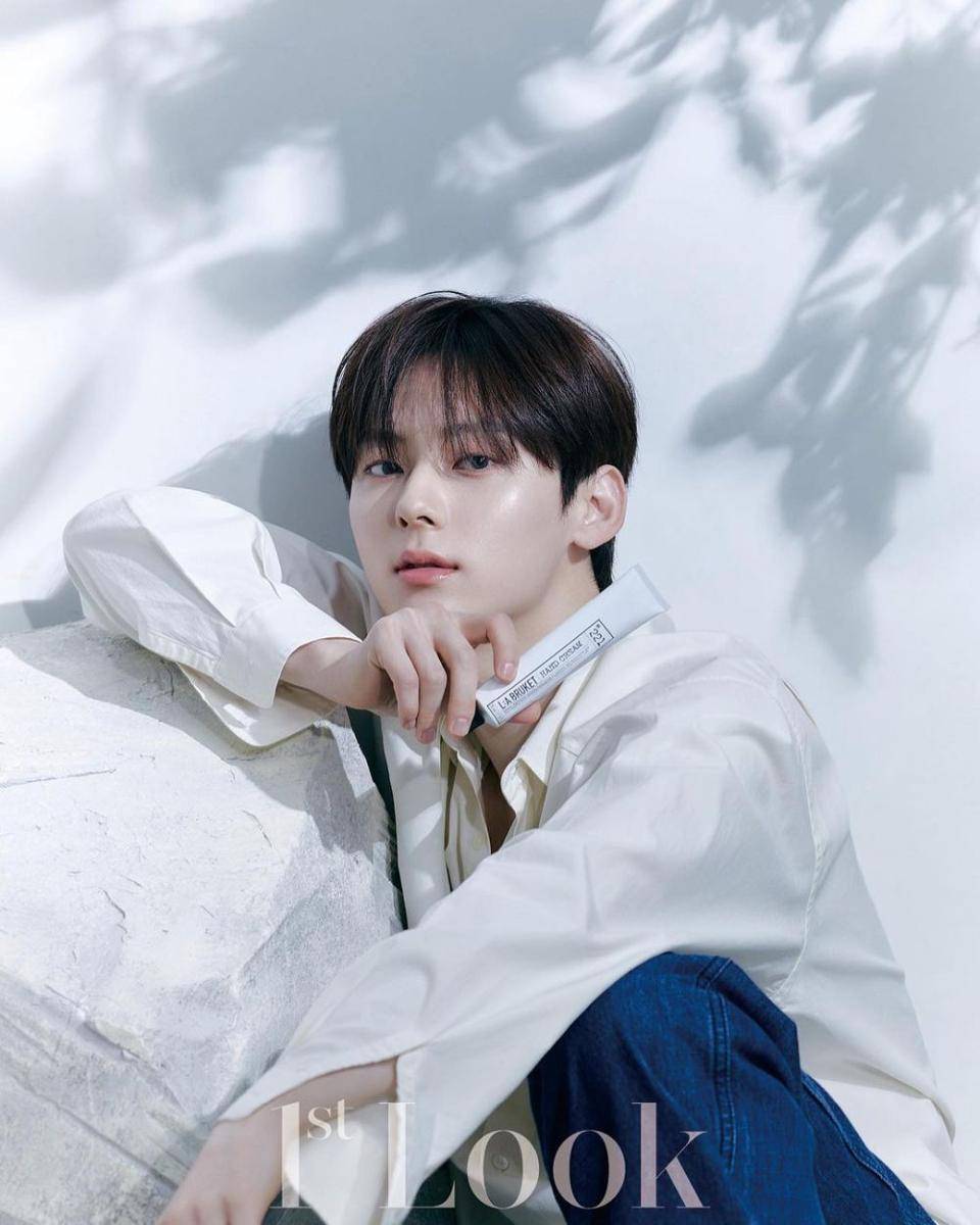 Hwang Min Hyun (instagram.com/optimushwang)