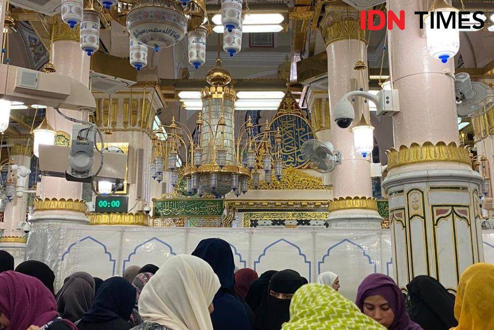 Suasana Raudah di Masjid Nabawi. (IDN Times/Sunariyah)
