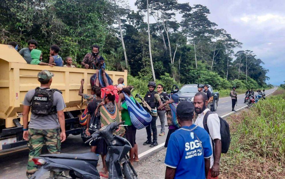 Kontak Tembak KKB-Aparat, 162 Warga Nogolait Papua Dievakuasi ke Kenyam