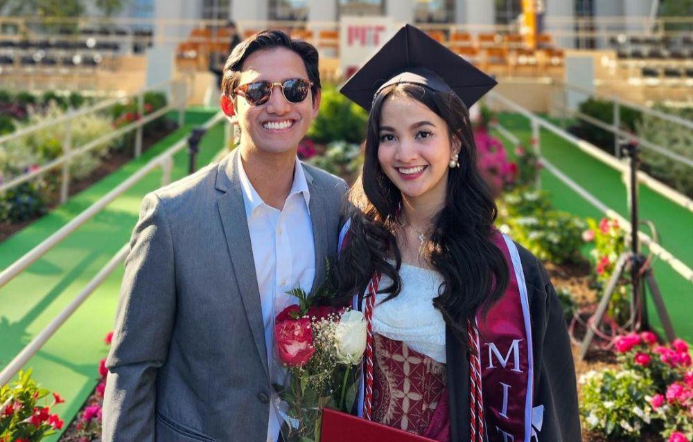 7 Potret Wisuda Master Sabrina Anggraini di Amerika, Bareng Suami!