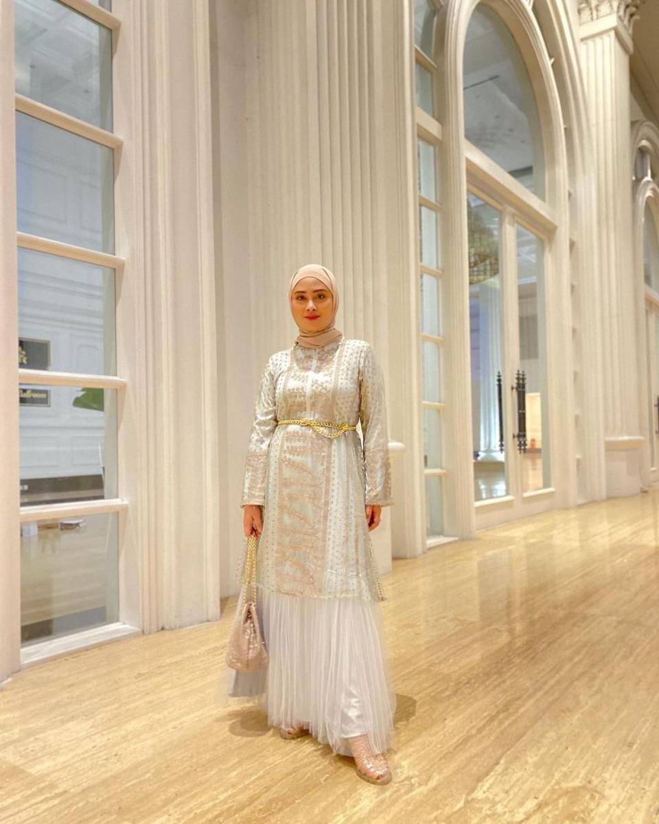 OOTD hijab formal ala Nina Septiani (instagram.com/ninaseptiani)