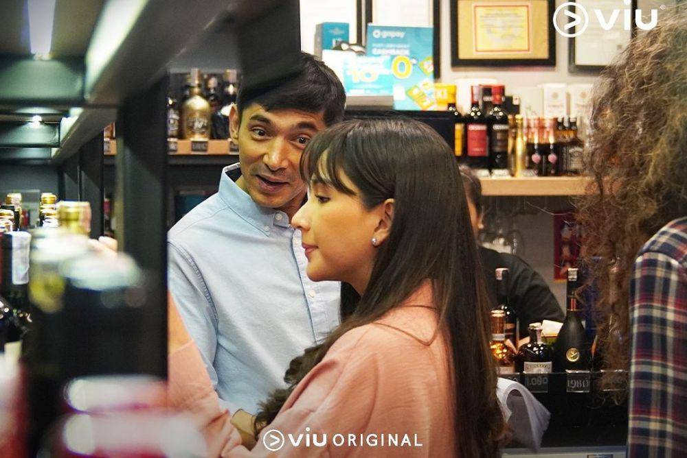 cuplikan penampilan Jessica Mila dan Abimana Aryasatya di series Marriage with Benefits (dok. Viu/Marriage with Benefits)