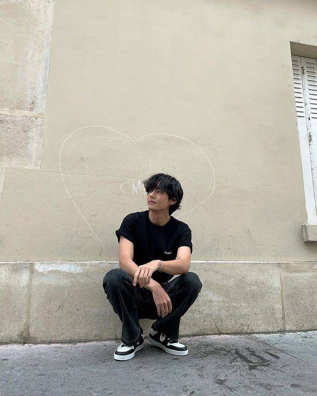 V BTS (instagram.com/thv)