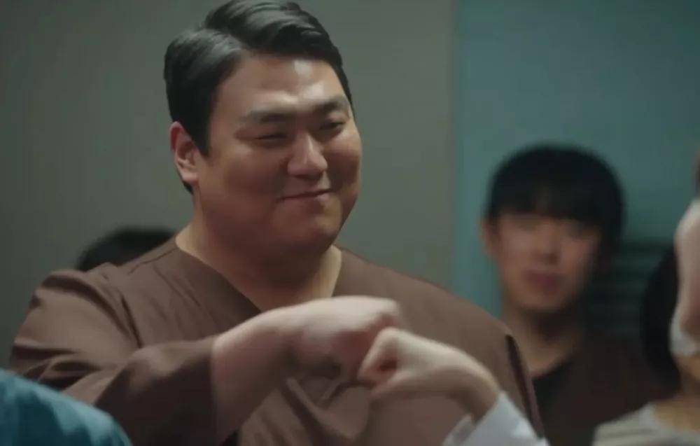 Lee Kyu Ho sebagai perawat di Doldam (instagram.com/actor_leekyuho)