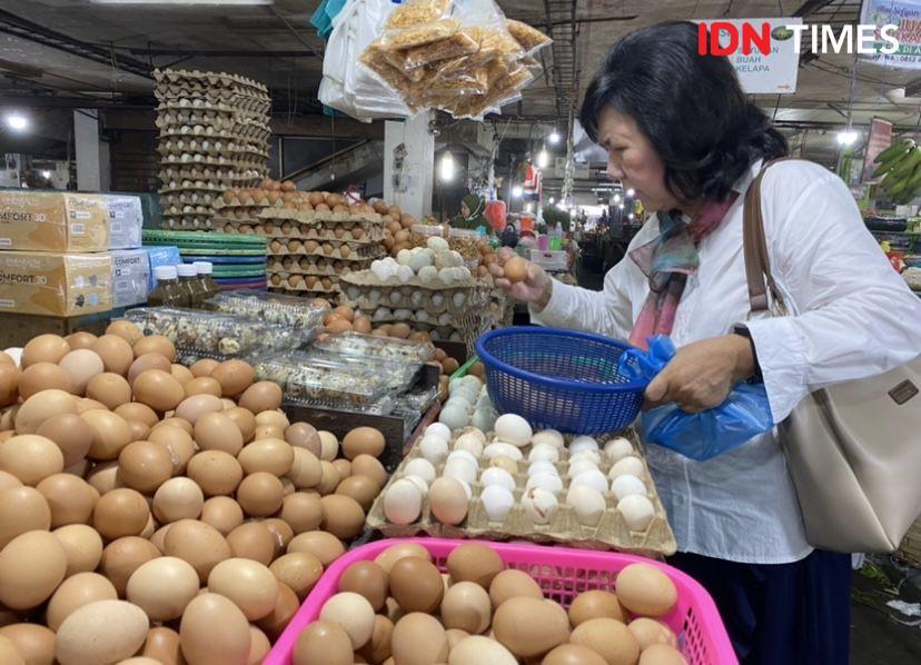 Harga Telur Ayam Meroket Sampai Rp57 Ribu Per Papan, Ini Penyebabnya