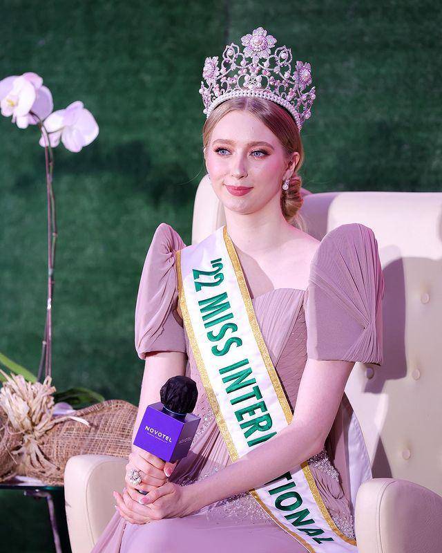 Potret Jasmin Selberg, Miss International 2022 Selama Berada di Filipina (Instagram.com/bbpilipinasofficial)