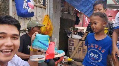 potret Aldi Taher sol sepatu yang jebol saat konser (instgaram.com/alditaher.official)