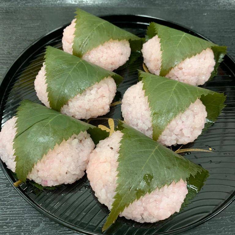 Sakuramochi (instagram.com/_koujigenkiproject_)