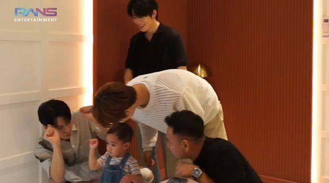 potret Rayyanza dan NCT DoJaeJung (youtube.com/Rans Entertainment)