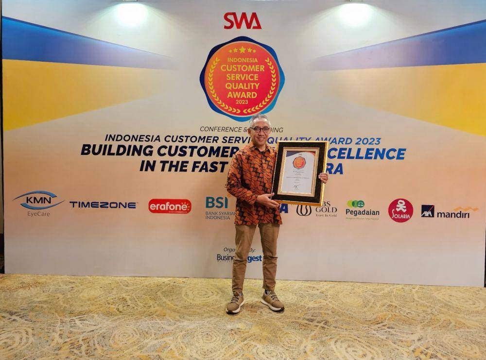 Pegadaian menerima penghargaan Indonesia Customer Service Quality Award 2023 dengan kategori excellent, yang diselenggarakan oleh majalah Swa di Jakarta, Rabu (31/6/2023). (Dok. Pegadaian)