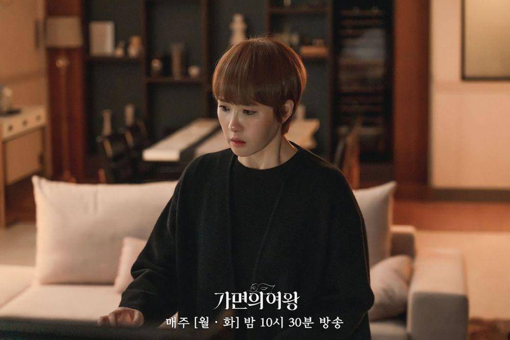 Doh Jae Yi (Kim Sun A) di drakor Queen of Masks (instagram.com/channela_insta)