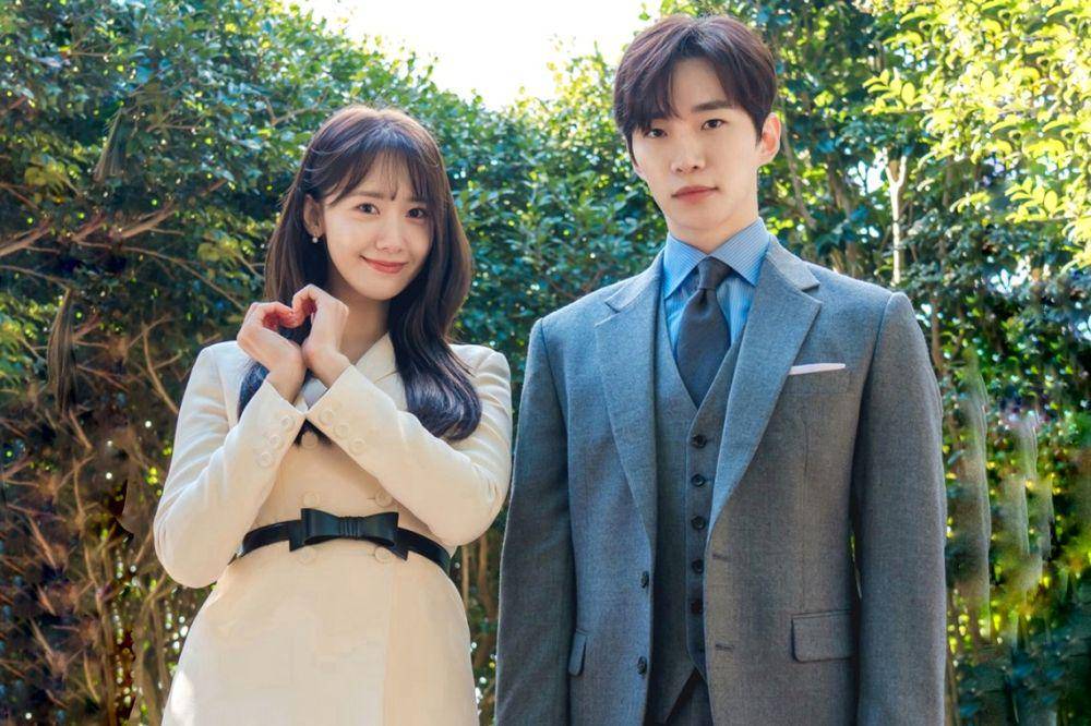 cuplikan penampilan Lim Yoona dan Lee Jun Ho di drama King the Land (dok. jTBC/King the Land)