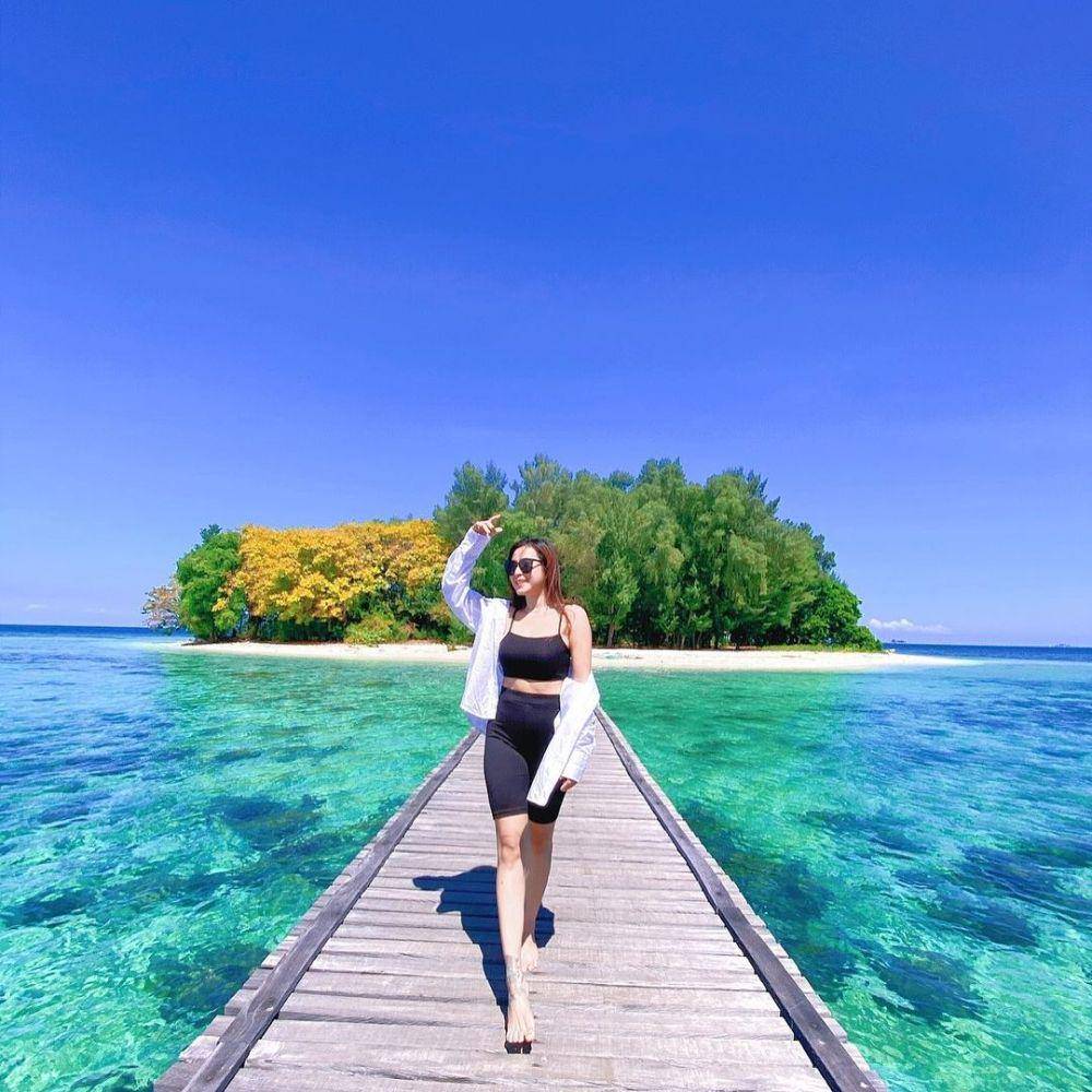 Pulau Panambungan (instagram.com/aleaanatasha008)