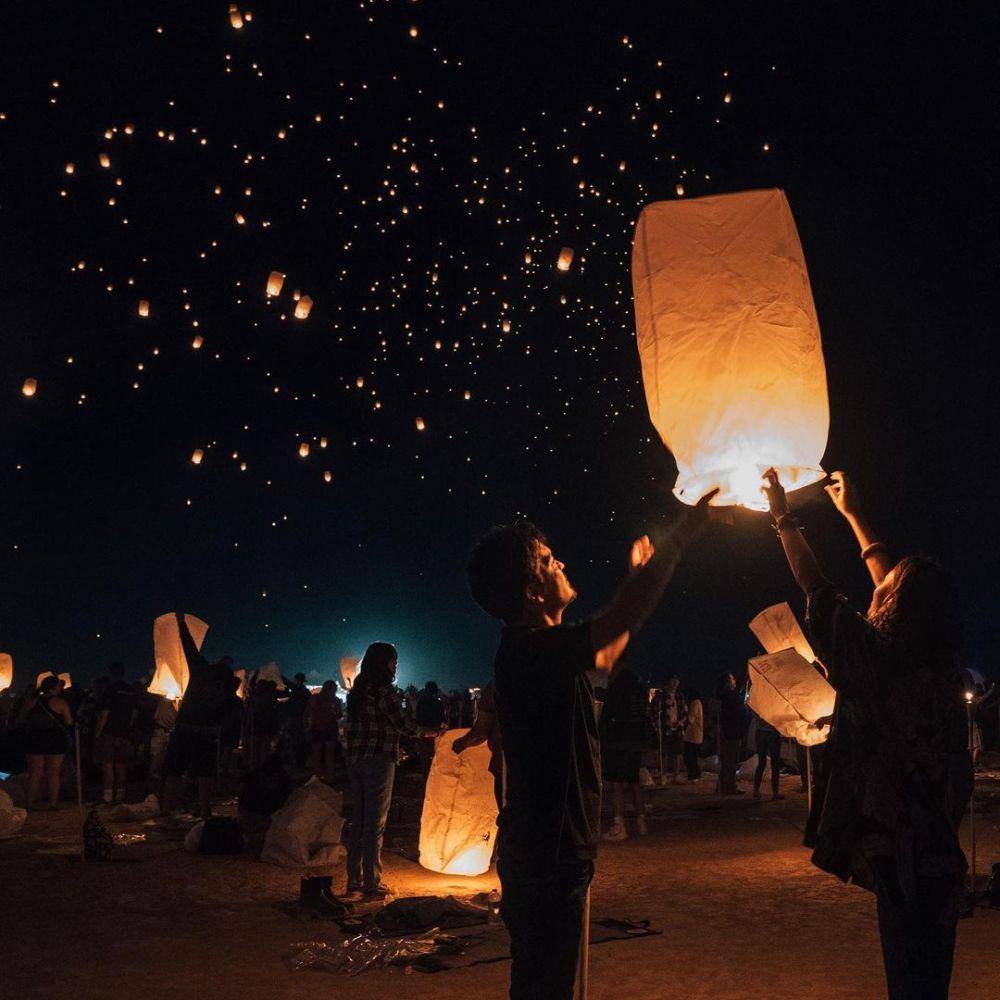 Rise Lantern Festival (instagram.com/ritsurin_travel)