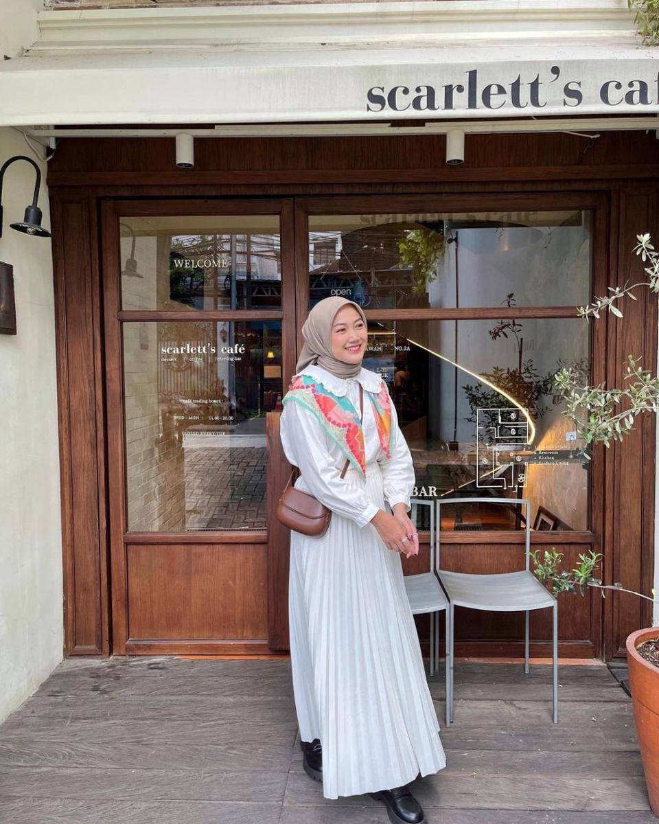 ragam rok kekinian ala Adinda Valda (instagram.com/adindavld)