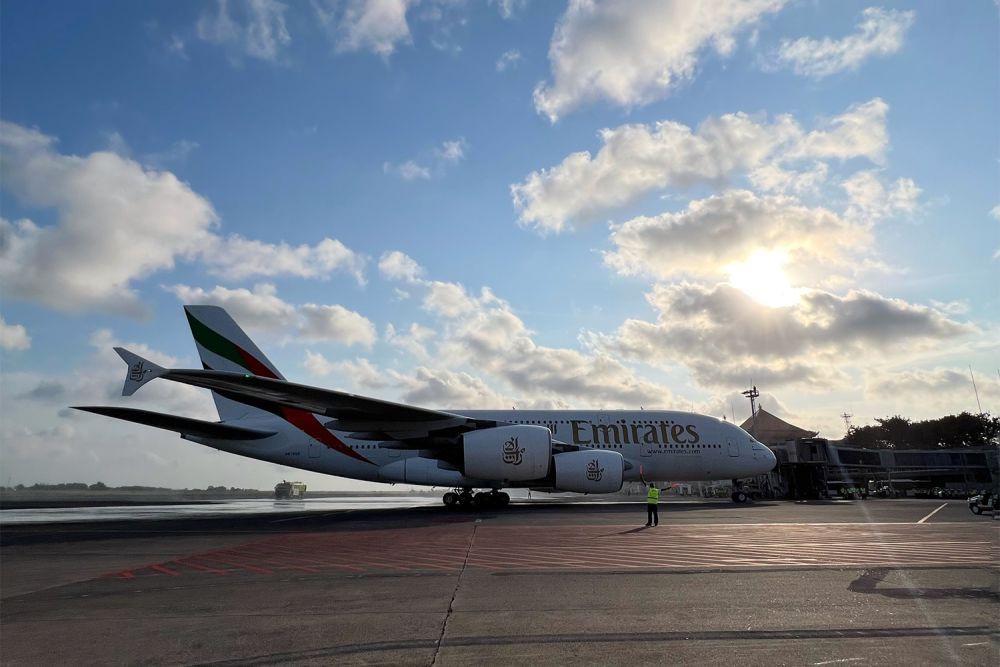 Pesawat Terbesar Dunia Airbus A380 Mendarat di Bandara Ngurah Rai Bali