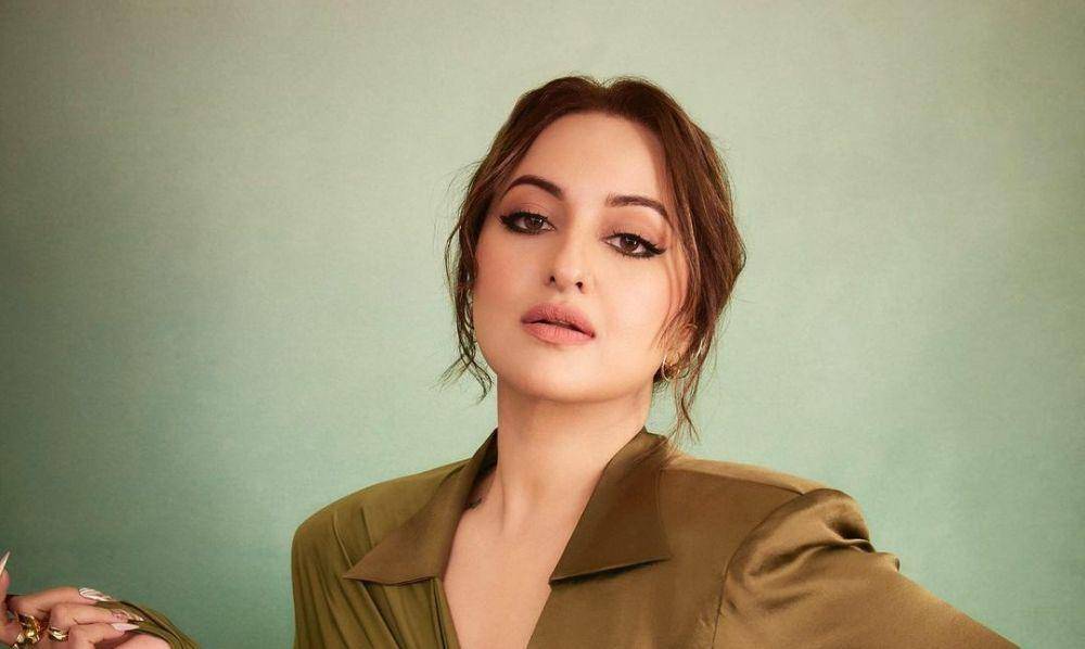 Sonakshi Sinha (instagram.com/aslisona)