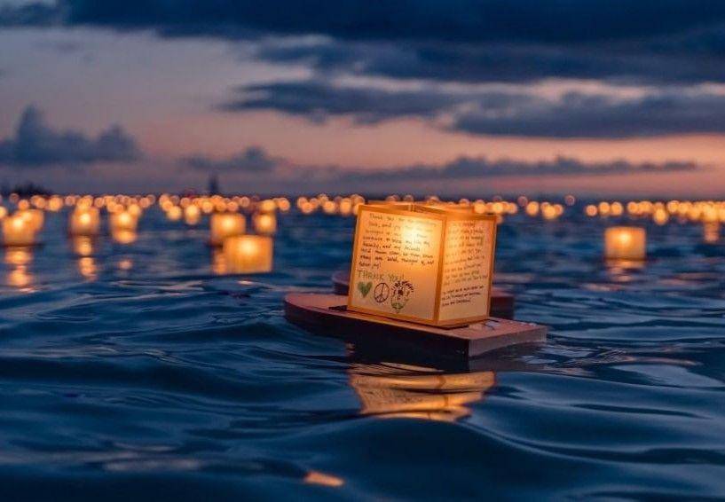 ilustrasi floating lantern festival (instagram.com/dtricinsurance)