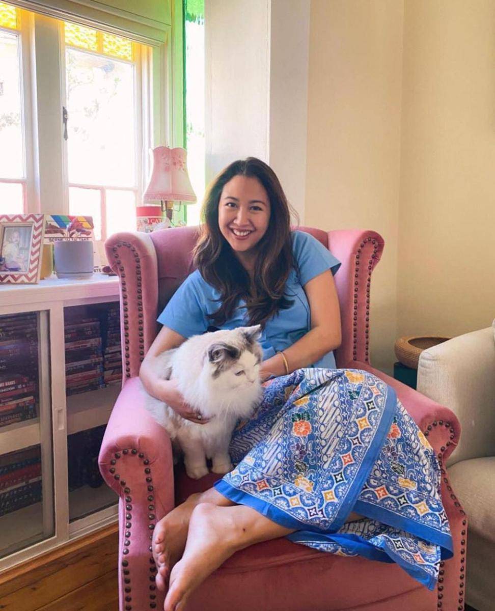 artis lahir Juni (instagram.com/sherinasinna)