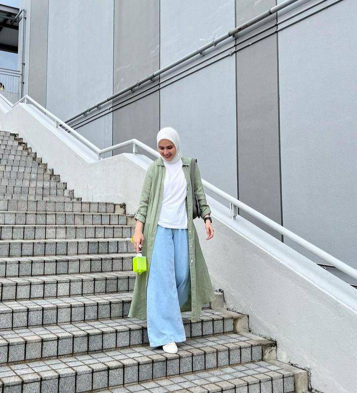 OOTD Hijab Style Simpel untuk Nonton Konser (instagram.com/dwihandaanda)
