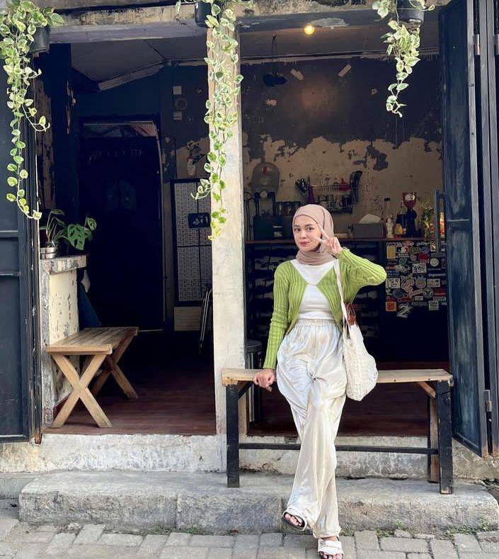 OOTD Hijab Style Simpel untuk Nonton Konser (instagram.com/yurezalina)