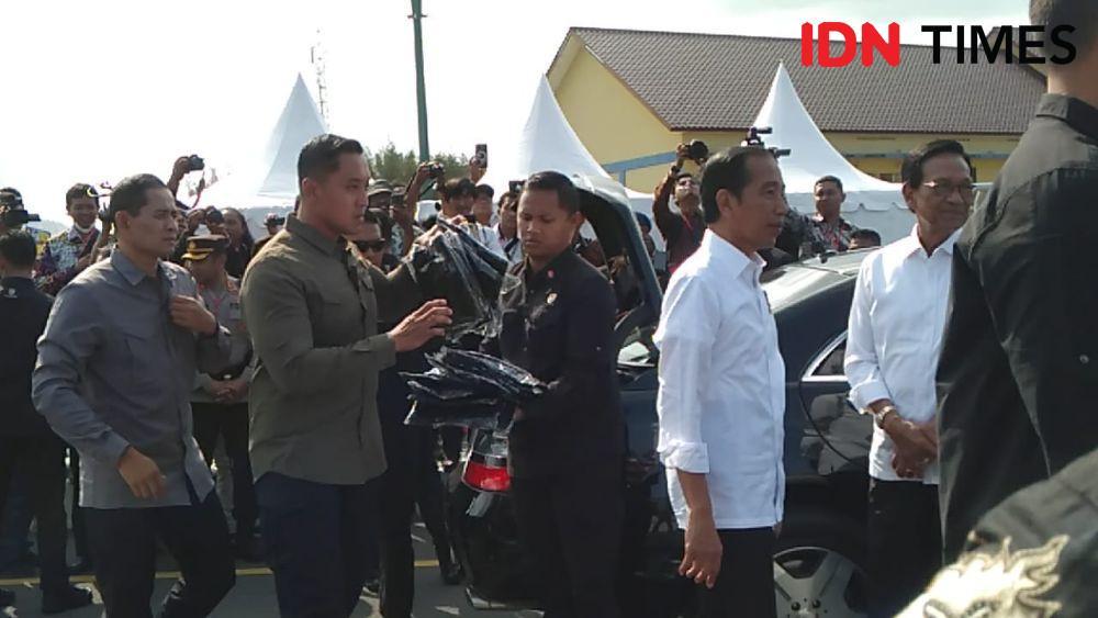 Ribuan Warga Melihat Jokowi Resmikan Jembatan Kretek 2 Bantul
