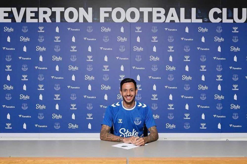 Dwight McNeil merupakan rekrutan teranyar Everton pada 2022/2023. (instagram.com/dwightmc99)