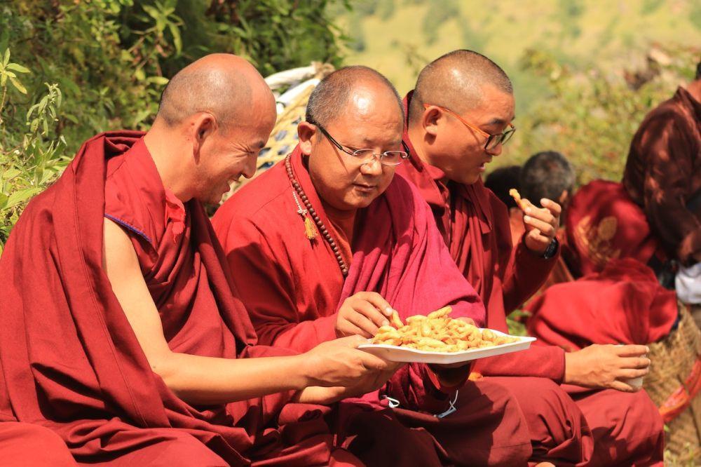 8 Kebiasaan Diet ala Buddha yang Bikin Hidup Lebih Sehat