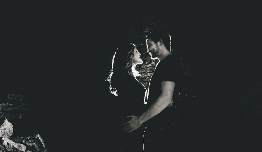 ilustrasi pasangan romantis (unsplash.com/Ryan Graybill)