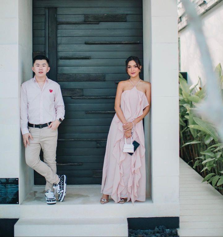 8 Potret Romantis Andi Annisa dengan Pria Diduga Kekasihnya, Prewed?
