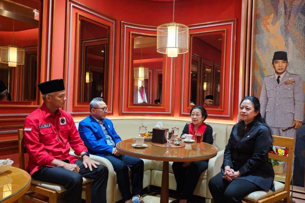 Ganjar Pranowo ikut dalam pertemuan Ketum PDIP, Megawati Soekarnoputri dan Ketum PAN, Zulkifli Hasan (dok. PDIP)