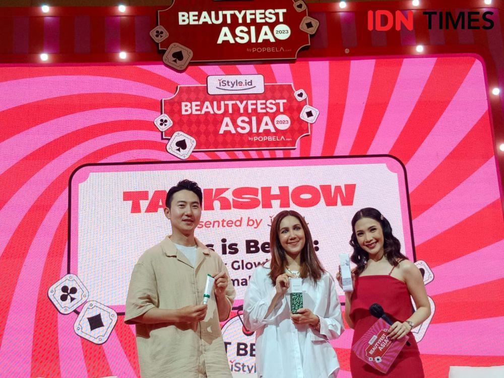 Suhay Salim Bocorkan Tips Skin Minimalism di BeautyFest Asia 2023