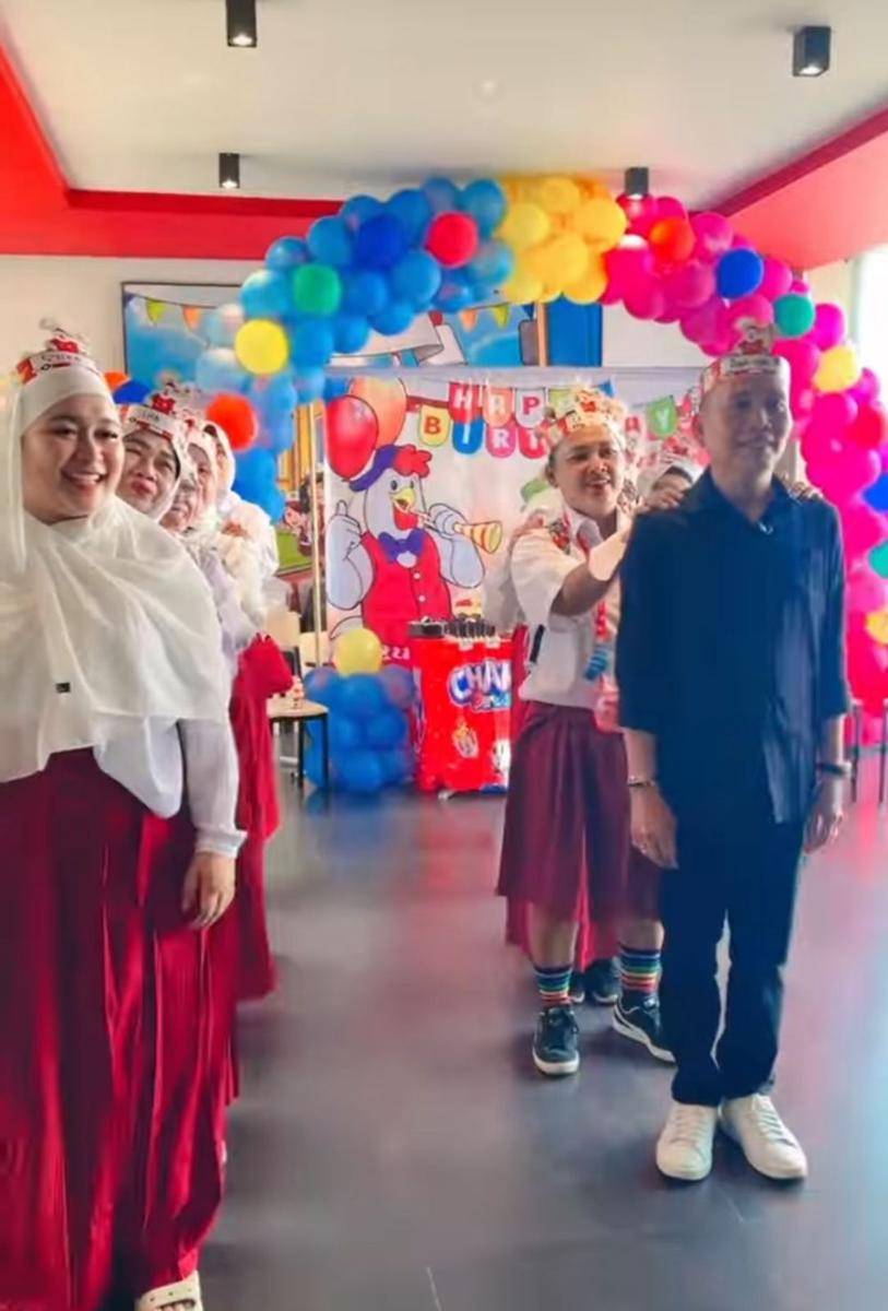 ulang tahun Ayah Ayu Ting Ting (Instagram.com/mom_ayting92_)