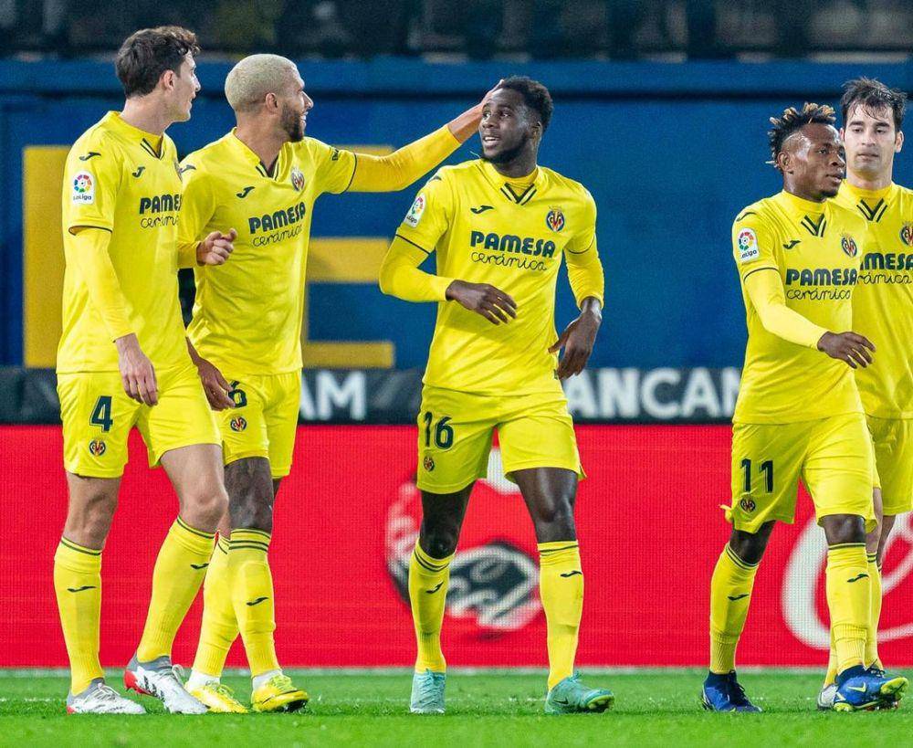 Boulaye Dia saat berseragam Villarreal. (tengah) (instagram.com/boulaye_dia)