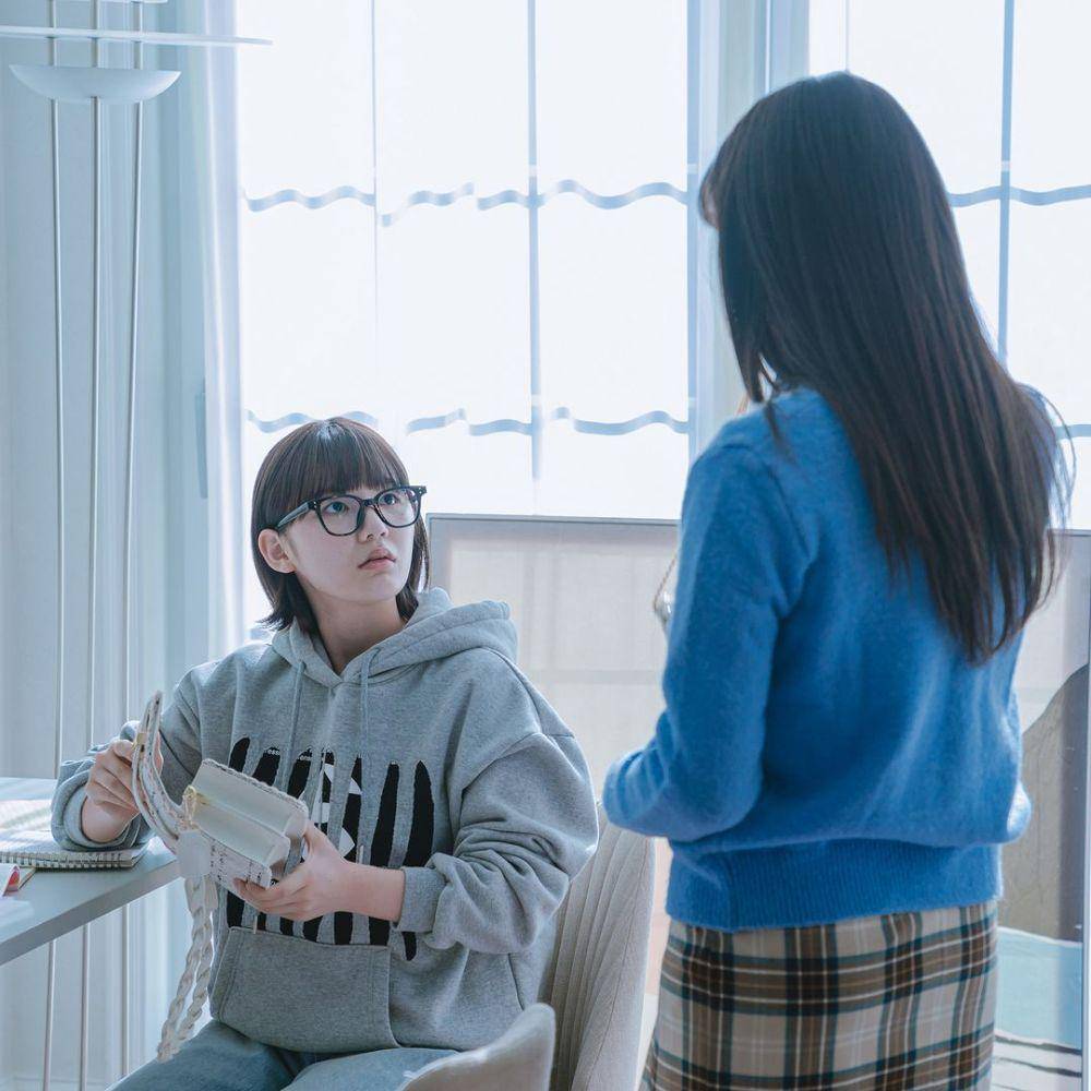 still cuts drama Bitch X Rich (instagram.com/koktv_official)