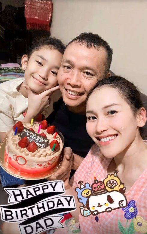 ulang tahun Ayah Ayu Ting Ting (Instagram.com/ayutingting92)