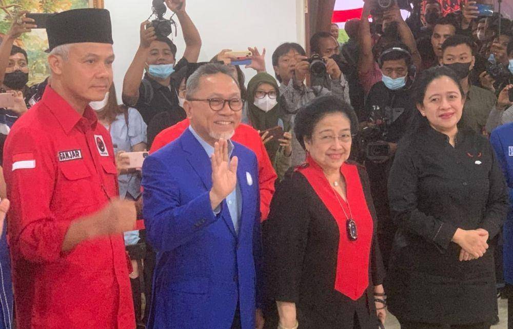 Momen Ketum PAN Zulhas bersama Ketum PDIP Megawati Soekarnoputri, bacapres Ganjar Pranowo, dan jajaran PDIP (dok. Istimewa)