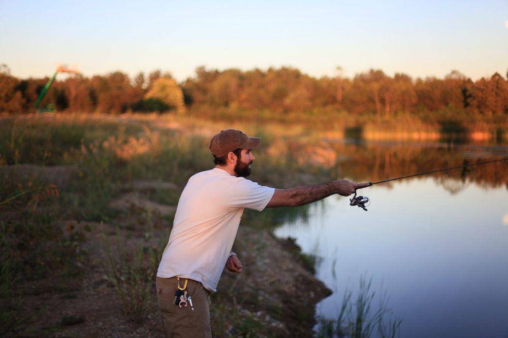 ilustrasi memancing (pexels.com/Leah Kelley)