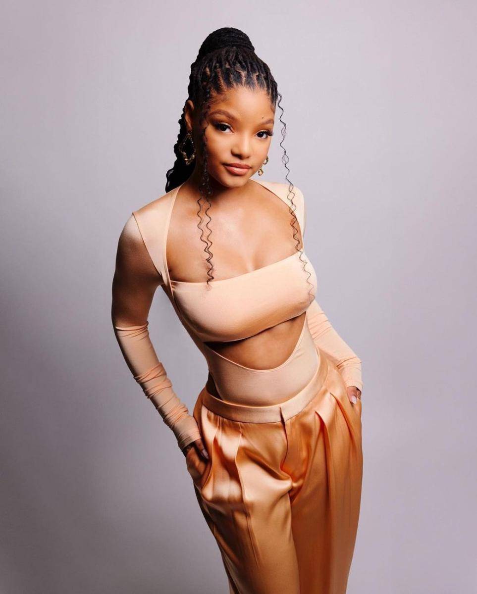 Potret Halle Bailey (instagram.com/hallebailey)
