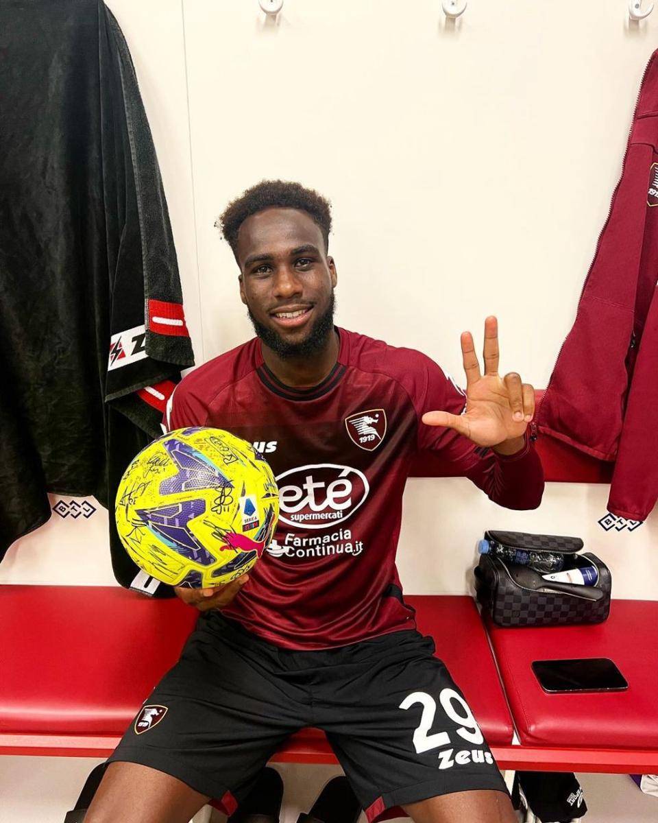 Boulaye Dia saat berseragam Salernitana. (instagram.com/boulaye_dia)
