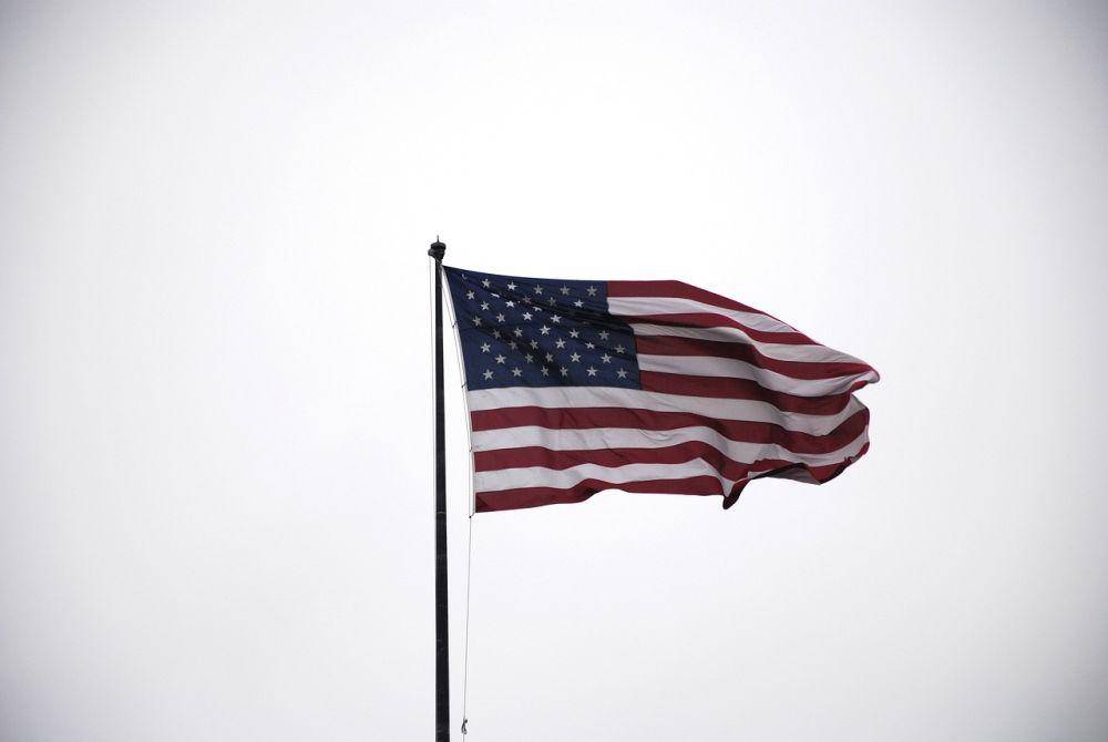 Bendera Amerika Serikat. (https://pixabay.com/id/users/michael_luenen)