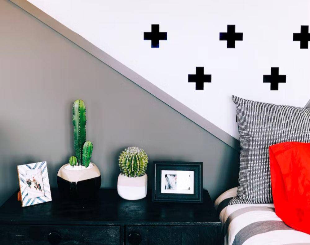 Ilustrasi motif wallpaper kamar(unsplash.com/@joshhemsley)