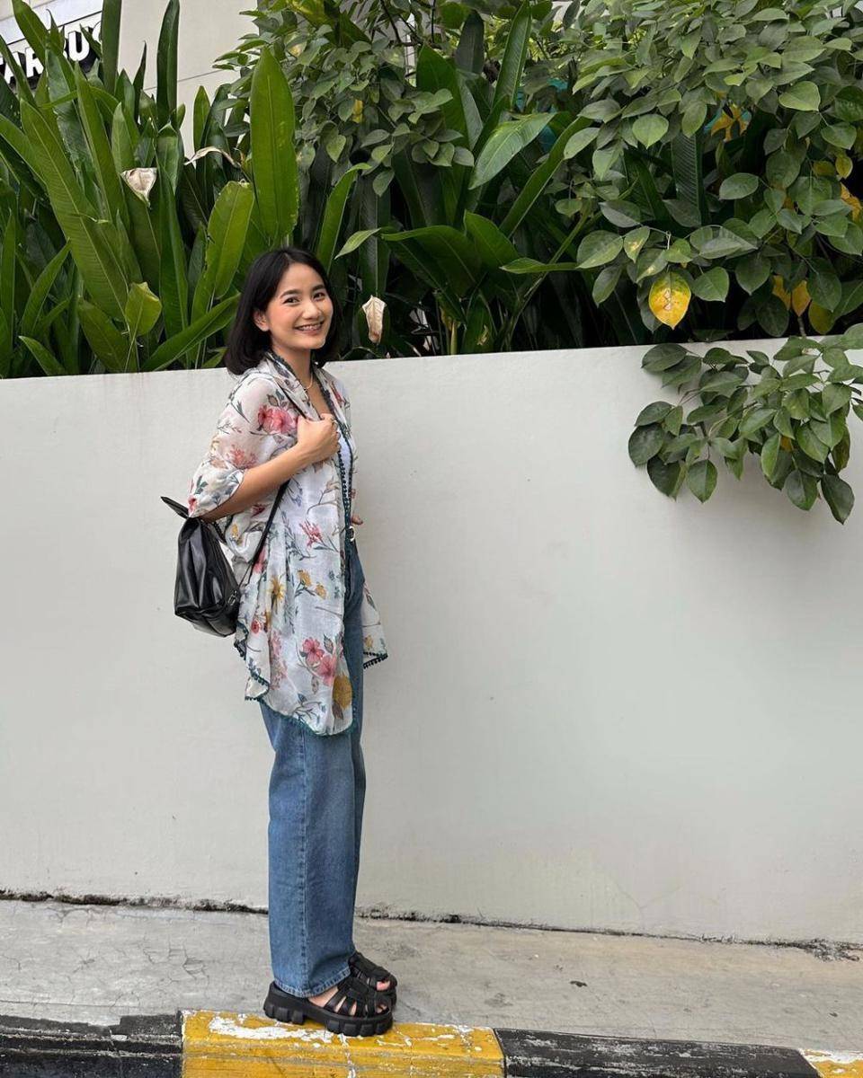 ide padu padan outfit floral ala Jesica Ceren (instagram.com/jesicaceren)