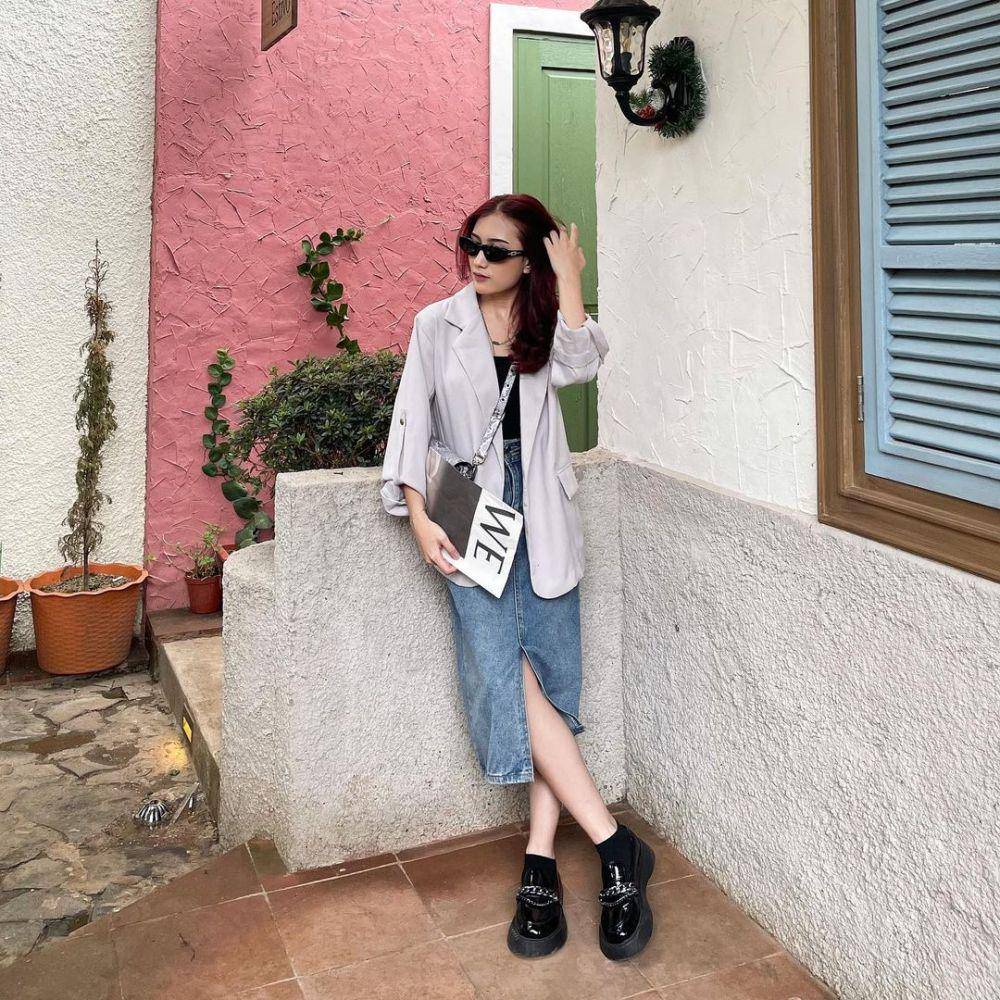 inspirasi outfit rok selebgram Nazwa Adinda (instagram.com/nazwaadinda_)