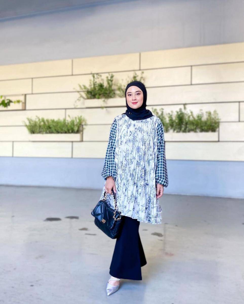 referensi gaya hijab ke kantor ala Nina Septiani (instagram.com/ninaseptiani)