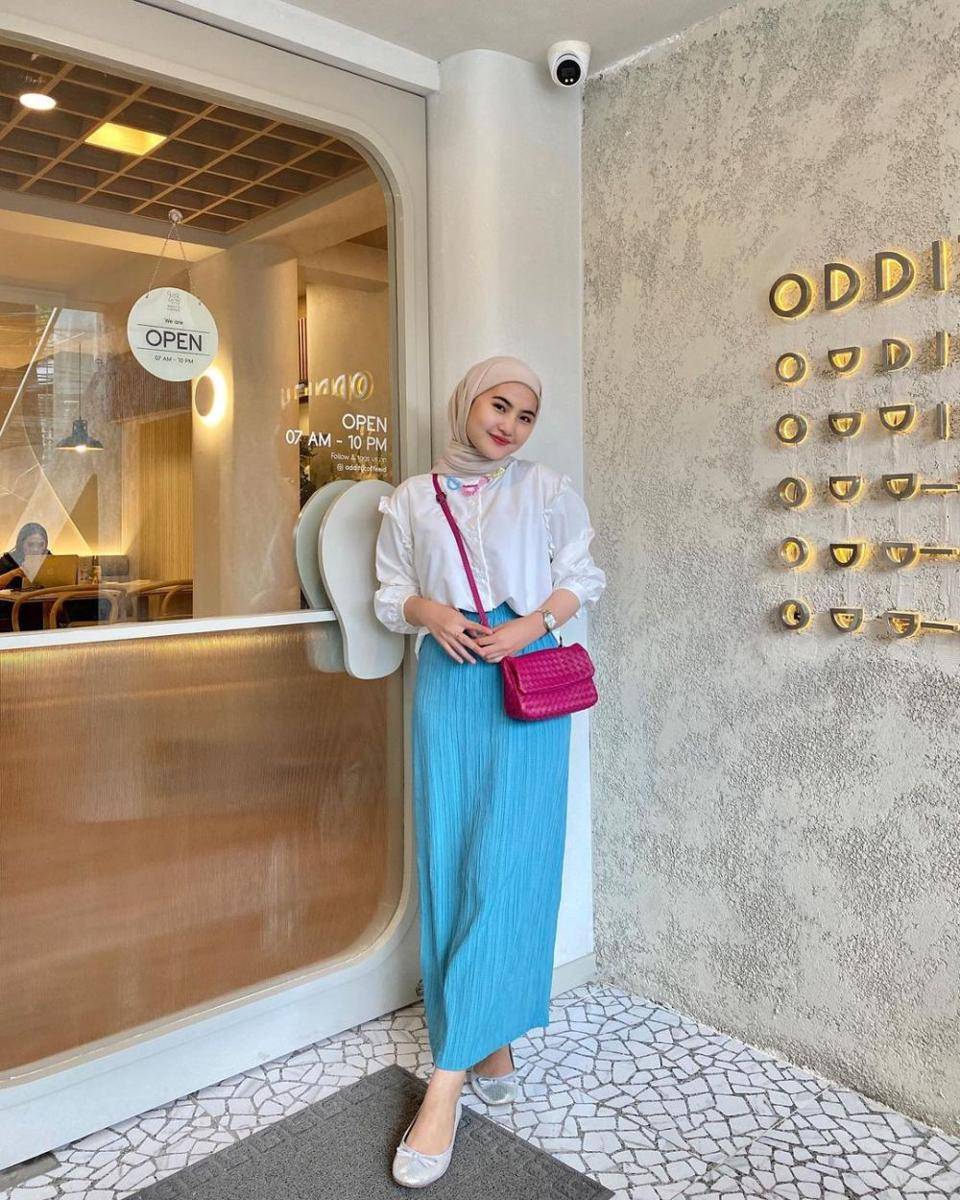potret outfit ala Intan Ghazella (instagram.com/intanghazll_)