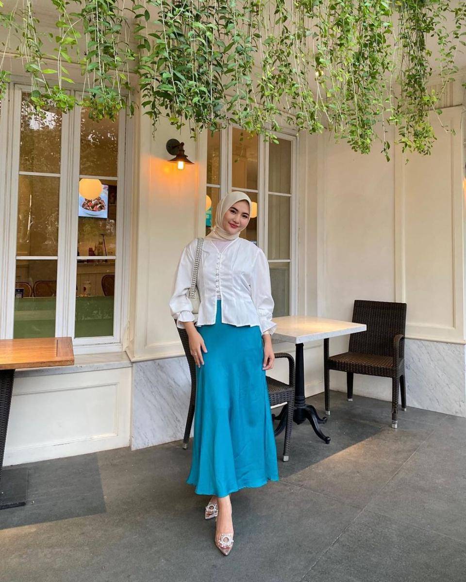 potret outfit ala Intan Ghazella (instagram.com/intanghazll_)