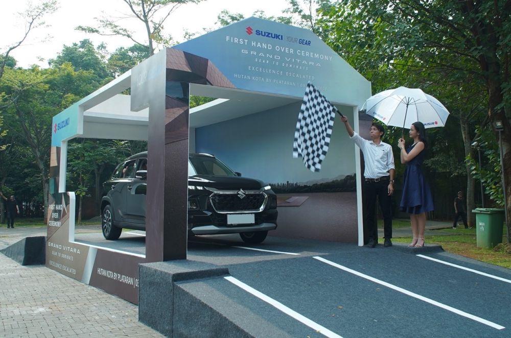 Suzuki Serahkan 26 Unit Grand Vitara ke Konsumen