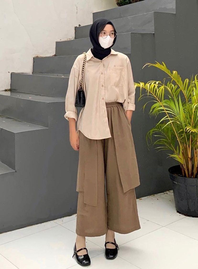 Setelan kantor cokelat nude (instagram.com/lutvy_putri)