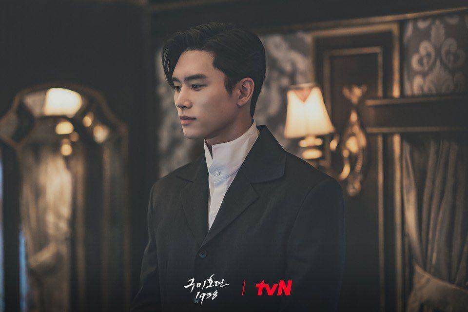 Han Gun Yoo (instagram.com/kyunnnh)